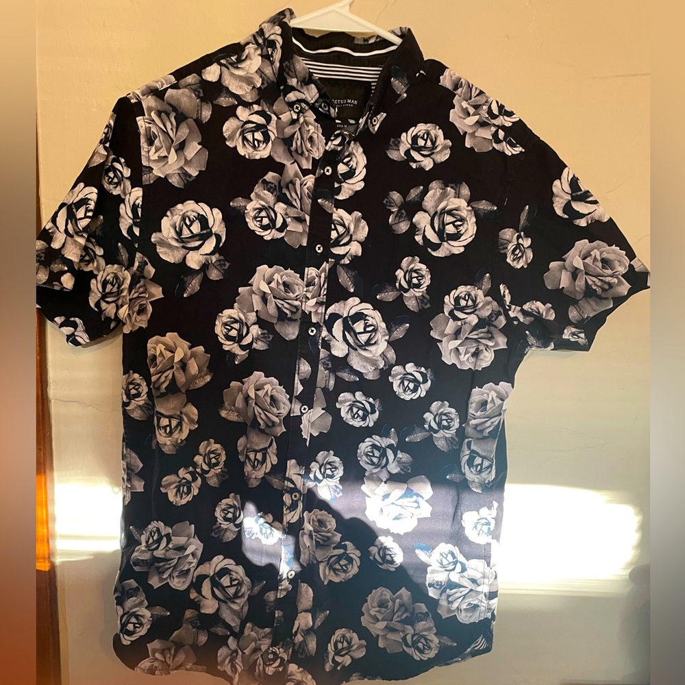 Cactus man black/floral short sleeve button down shirt medium preowned